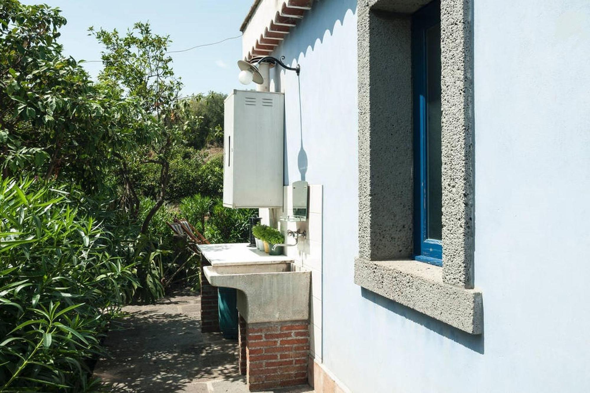 Come In Sicily La Pietra Monaca Apartment Acireale Room photo